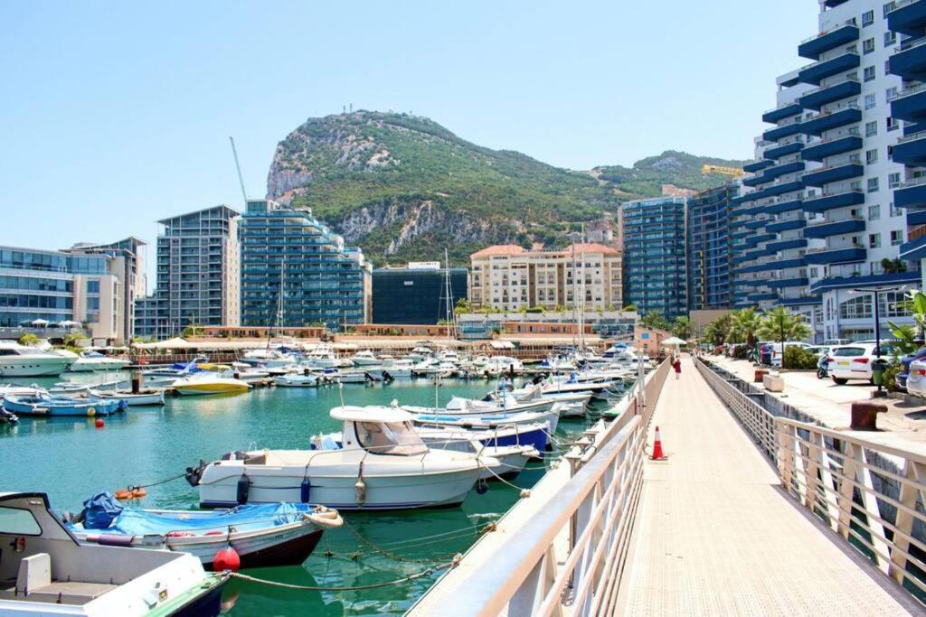 Gibraltar Luxury With Rooftop Pools & Views Ngoại thất bức ảnh