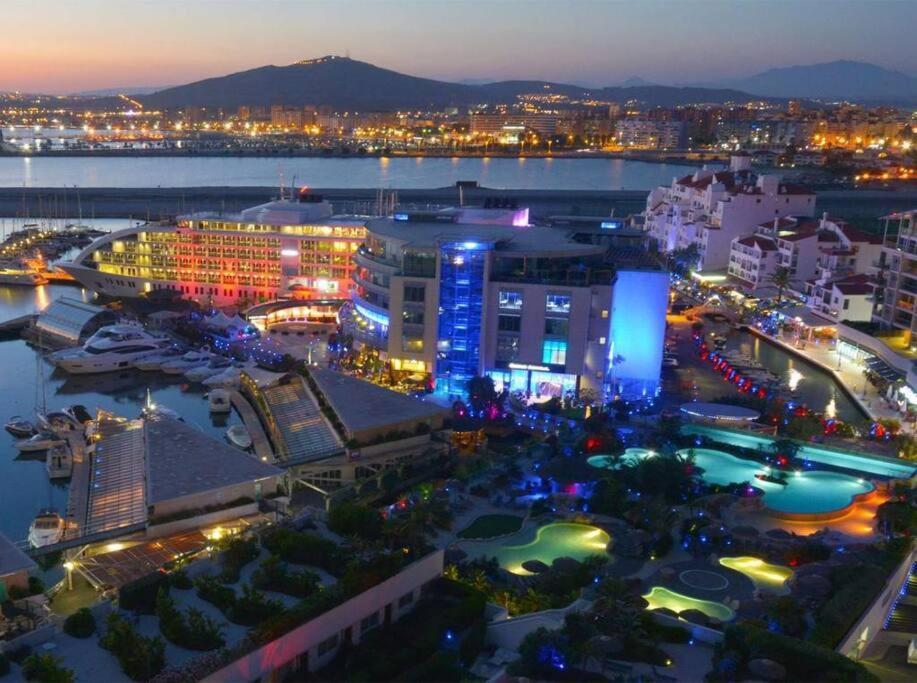 Gibraltar Luxury With Rooftop Pools & Views Ngoại thất bức ảnh